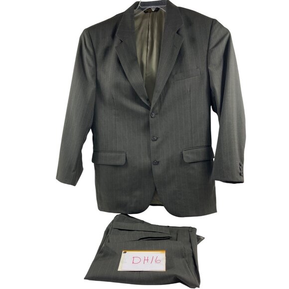 Mens Gray Pinstripe Suit 42R 100% Worsted Wool Pants 34/31 By Christophers - Picture 1 of 16